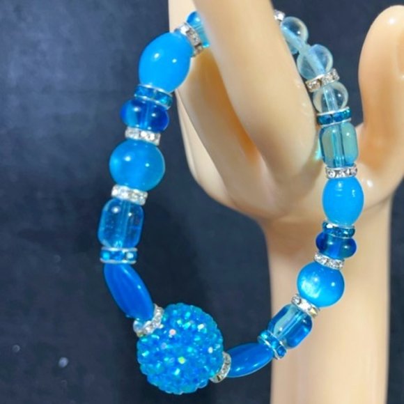 Jewelry Bubble Bead Turrquoise Focal Point And Blue Assorted Beads Stretch Bracelet Poshmark